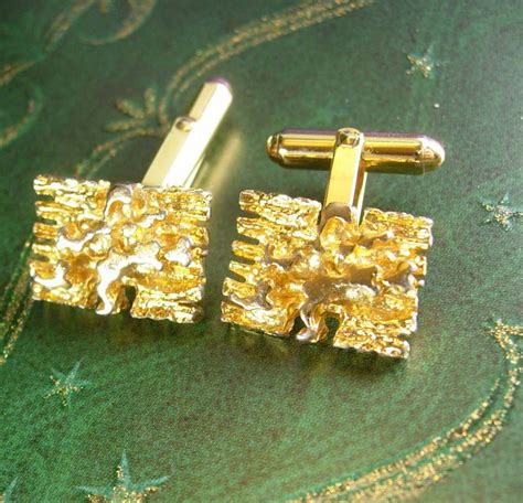 dior cufflink